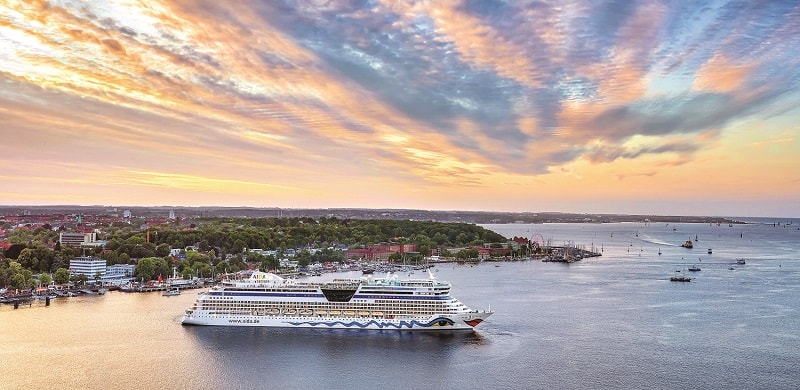 Kiel, Westeuropa & Kanaren: 13 Tage AIDAbella Kreuzfahrt ab nur €1.180 p.P. AIDA-Cruises_AIDAbella_KielerFoerde