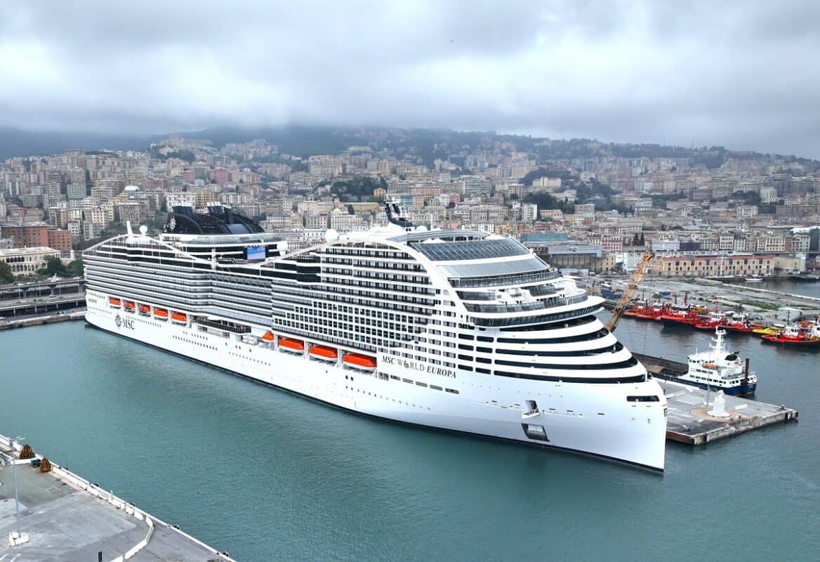 Die neue MSC World Europa im Hafen von Genua