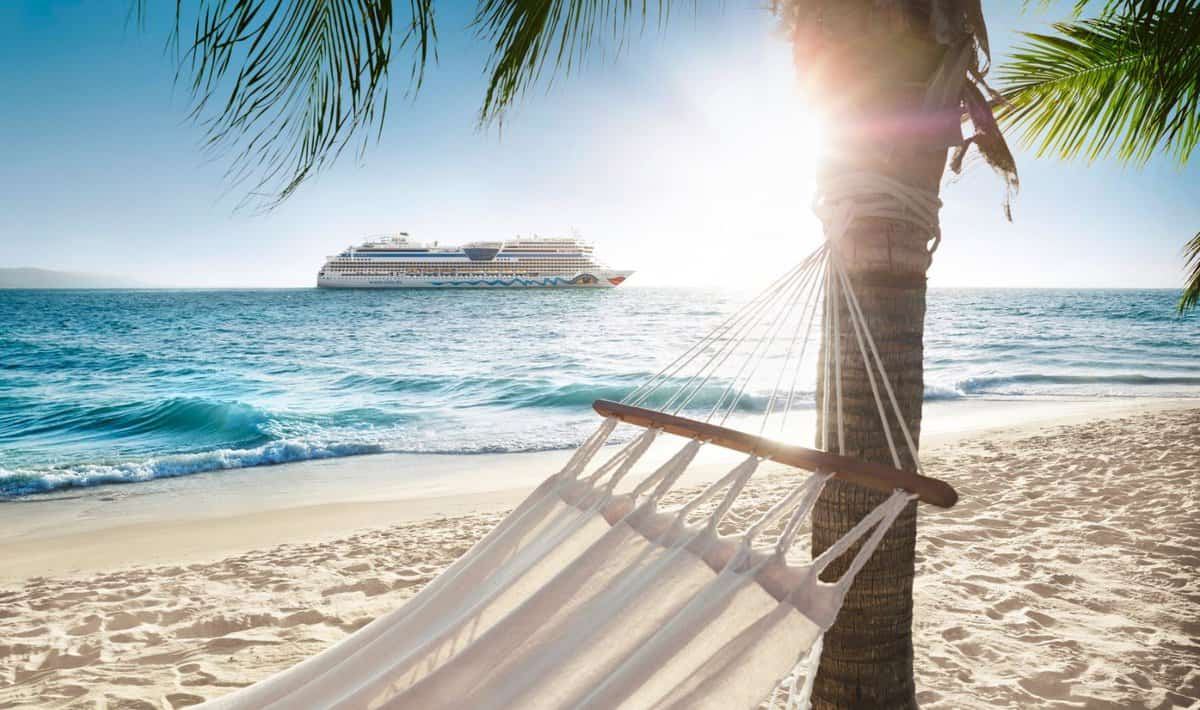 aida-karibik-palme-strand