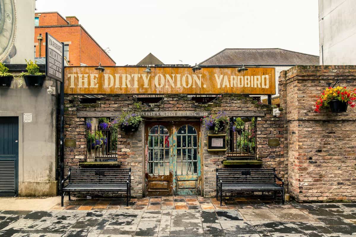 photo of a pub s facade