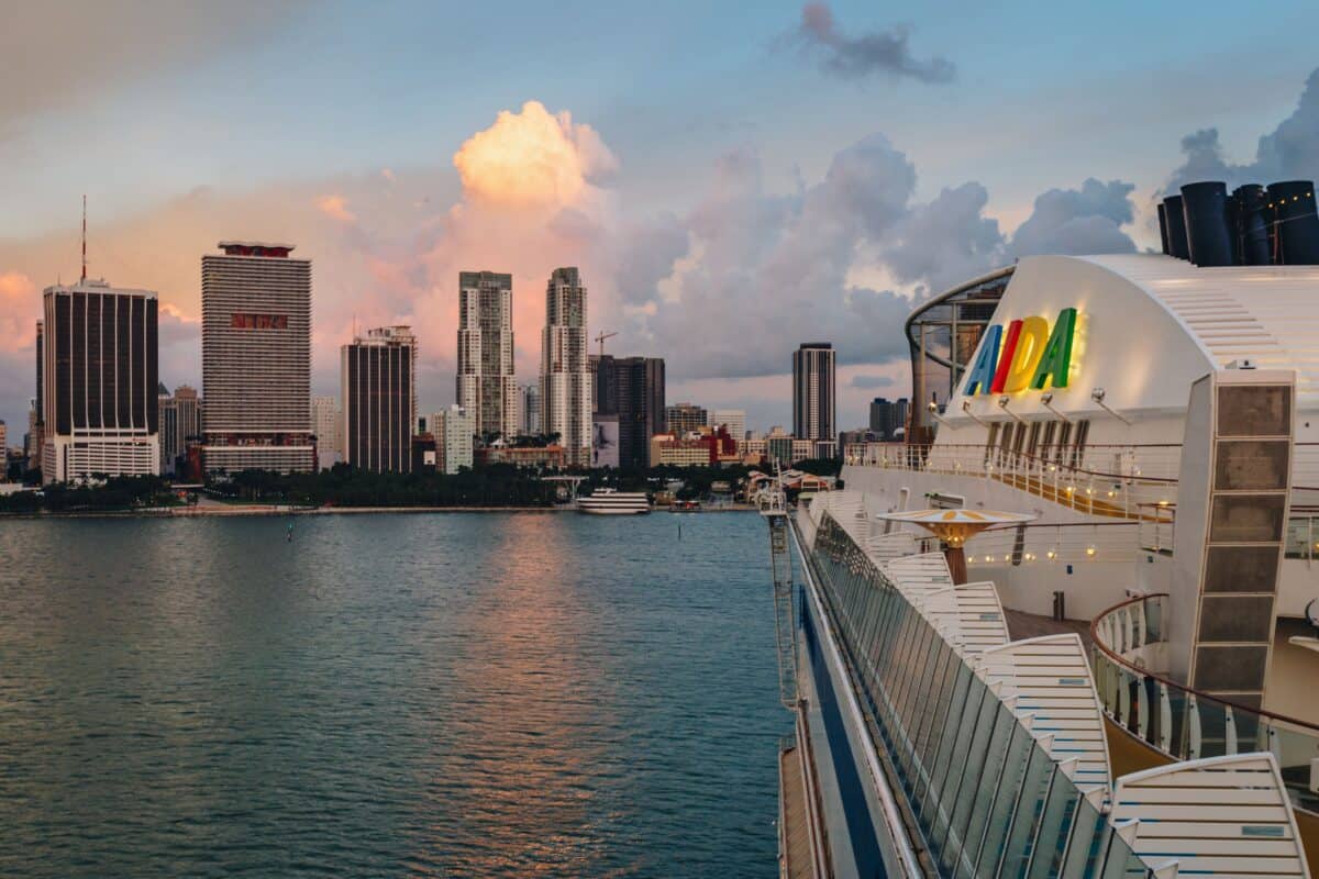 AIDAluna vor Miami / Bild (c) Tom Merkel, Our Travelness