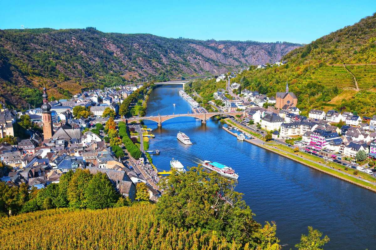 scenic view of cochem on the moselle river